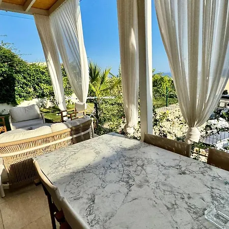 Aparthotel Bella Vista Coast Palase Himare