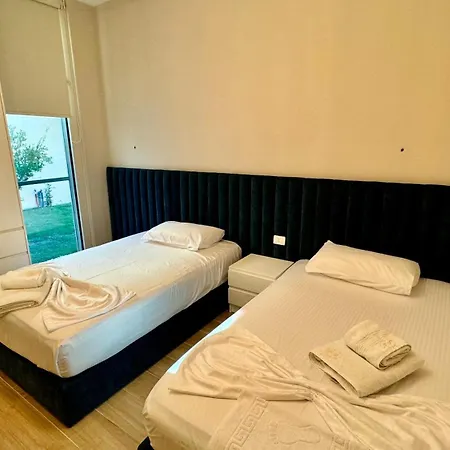 Apartmanhotel Bella Vista Coast Palase 4*