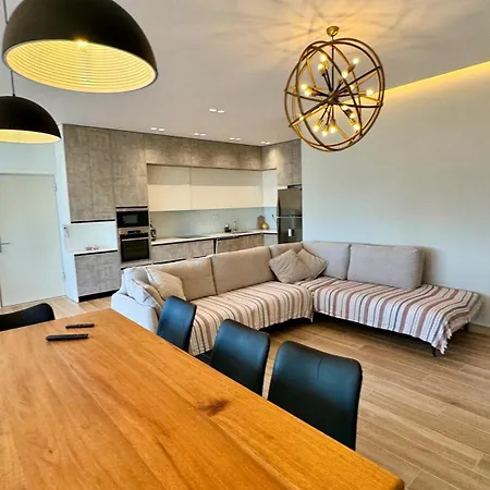 Apartmanhotel Bella Vista Coast Palase 4*