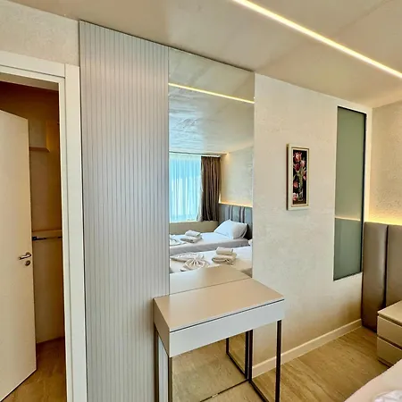 Bella Vista Coast Palase Apartahotel Himarë