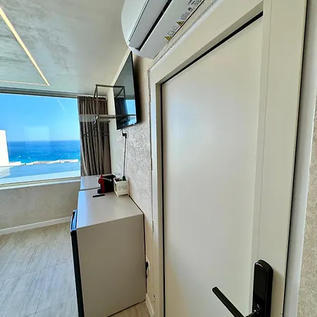 Apartmanhotel Bella Vista Coast Palase 4*