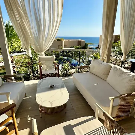 Bella Vista Coast Palase